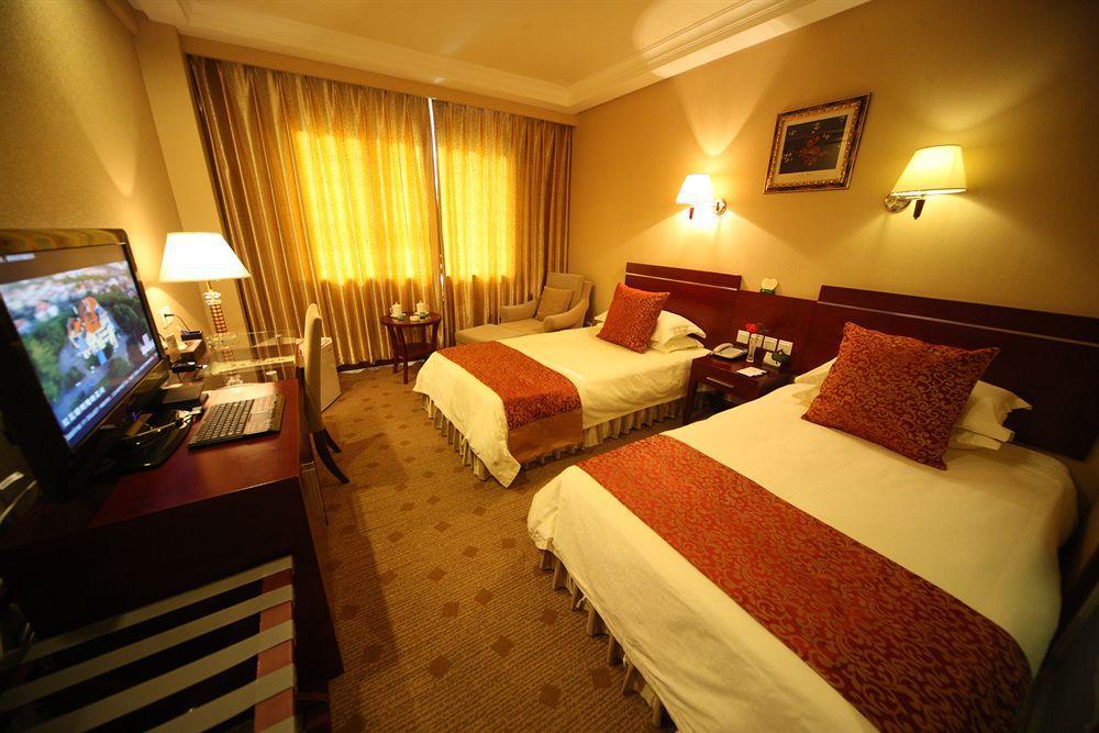Overseas Chinese International Hotel Qingdao Extérieur photo