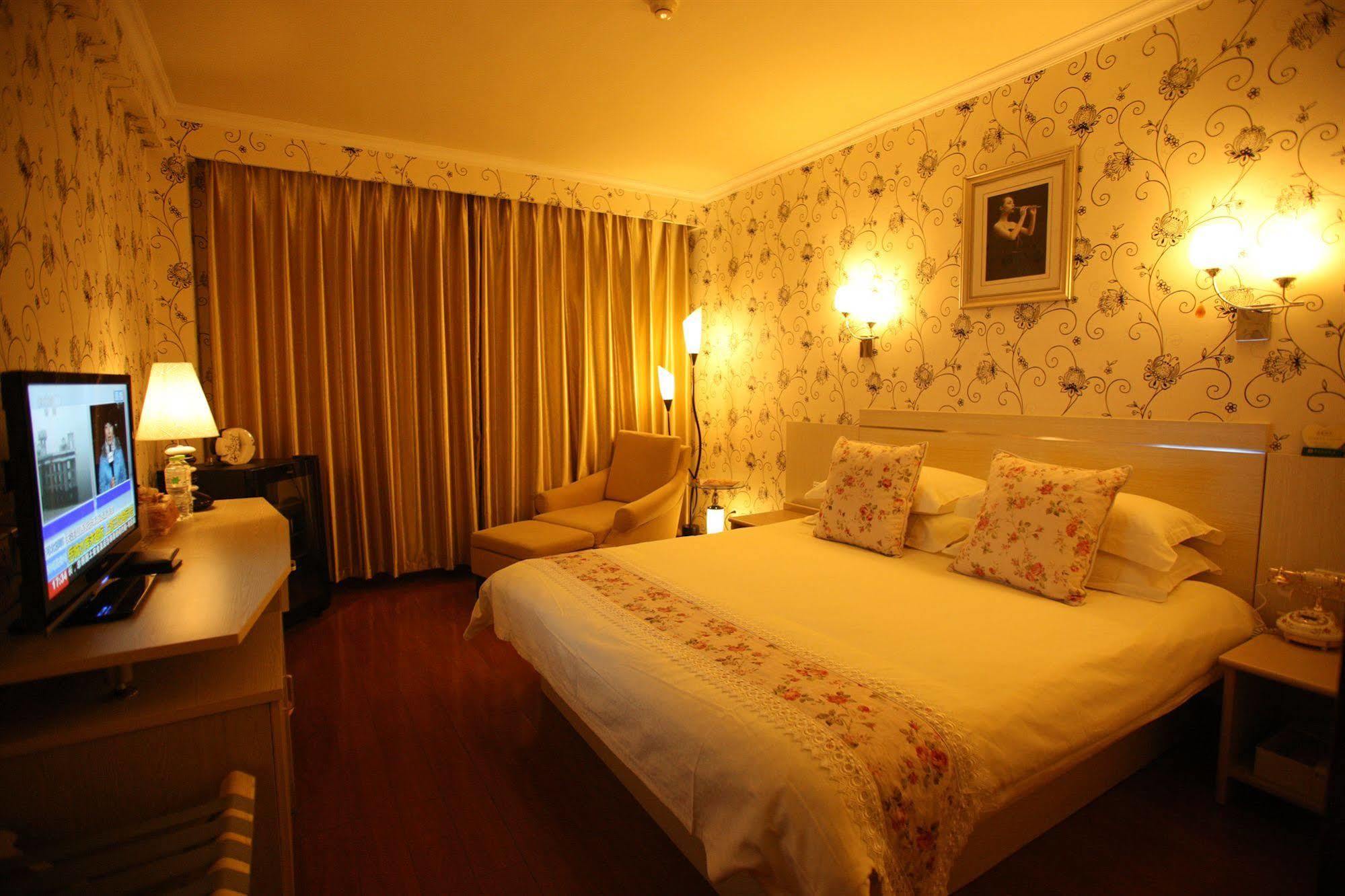 Overseas Chinese International Hotel Qingdao Extérieur photo