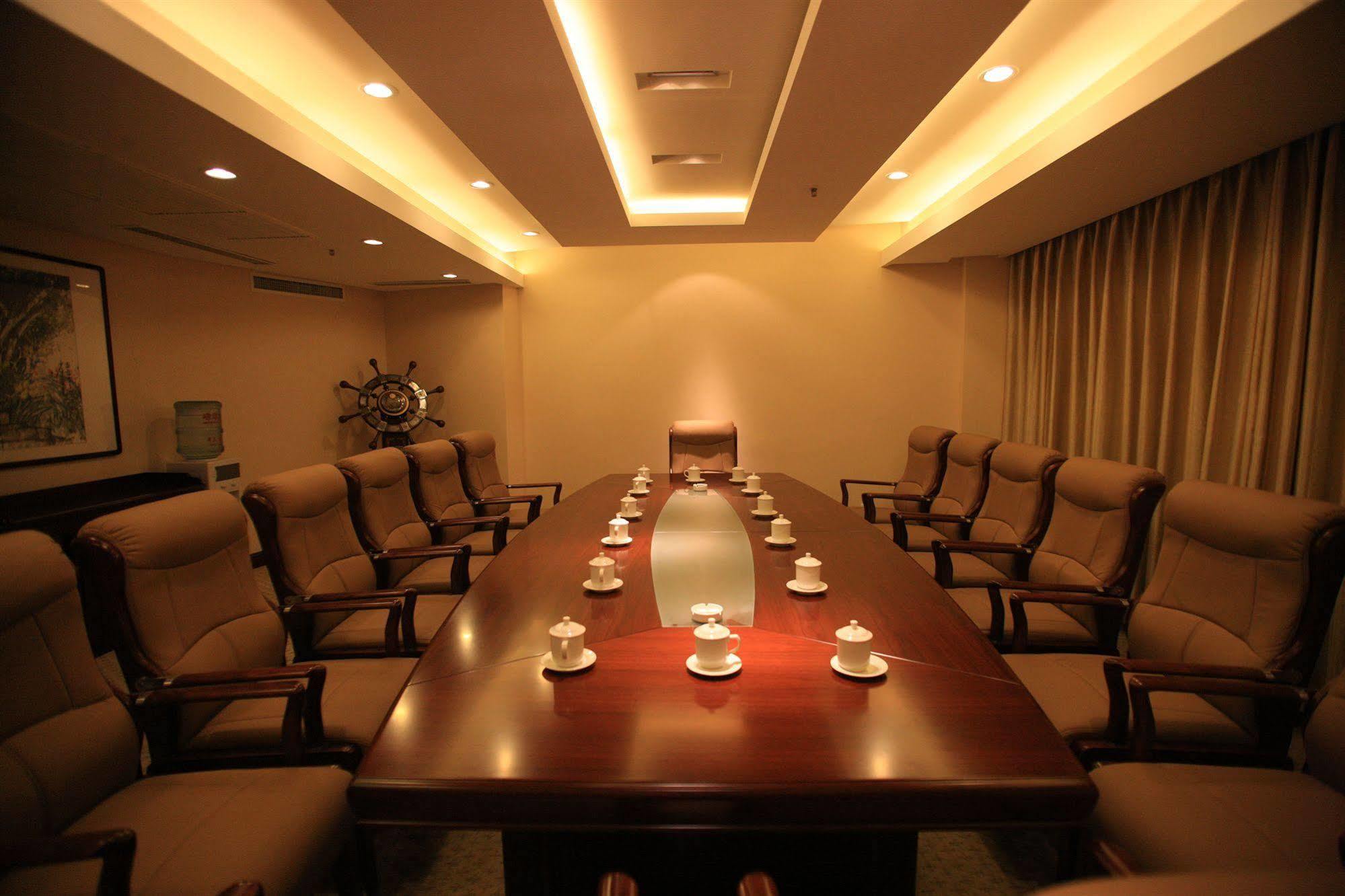 Overseas Chinese International Hotel Qingdao Extérieur photo