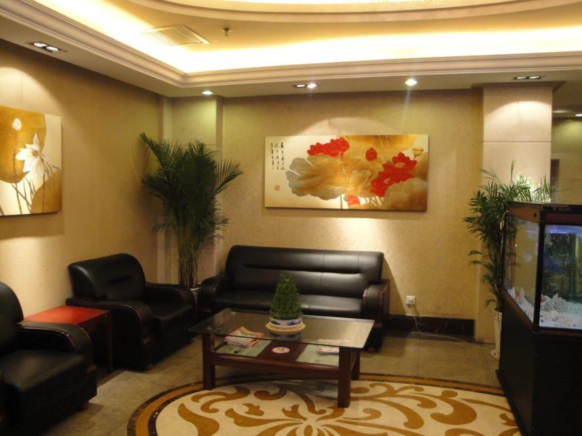 Overseas Chinese International Hotel Qingdao Extérieur photo